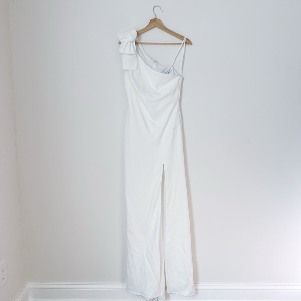 NEW Mac Duggal Women’s Leena White Bow-Shoulder Jersey Sheath Gown - Picture 7 of 16